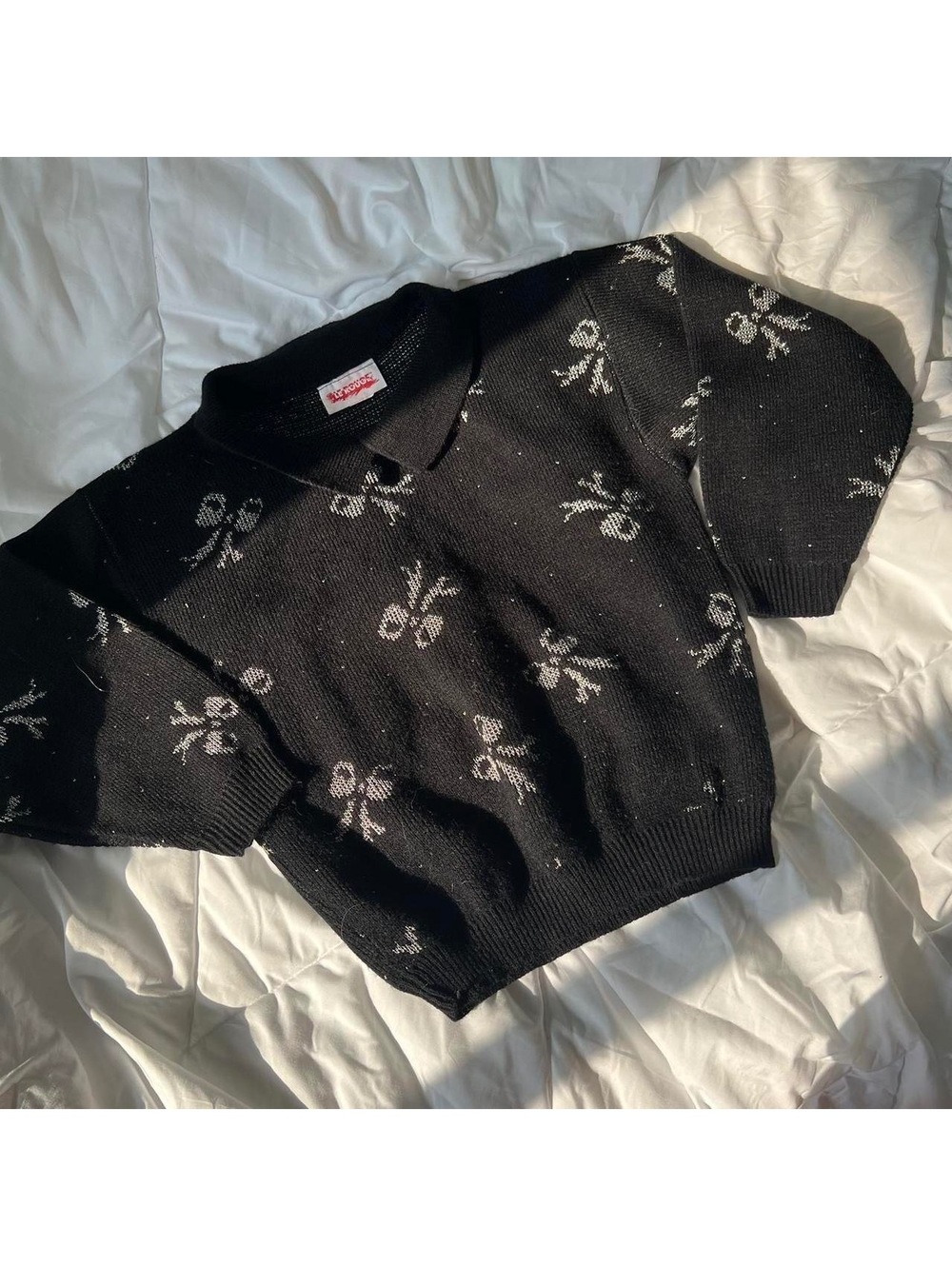 vintage y2k 2000s bow coquette black & silver collared sweater fall autumn med